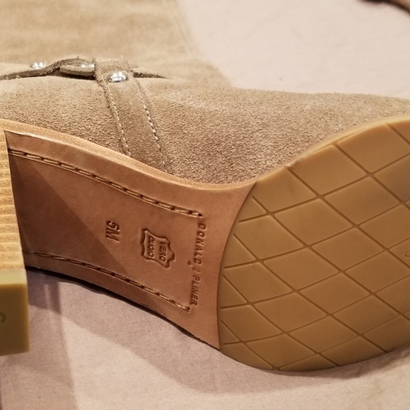 Donald Pliner Boots - Picture 4 of 6